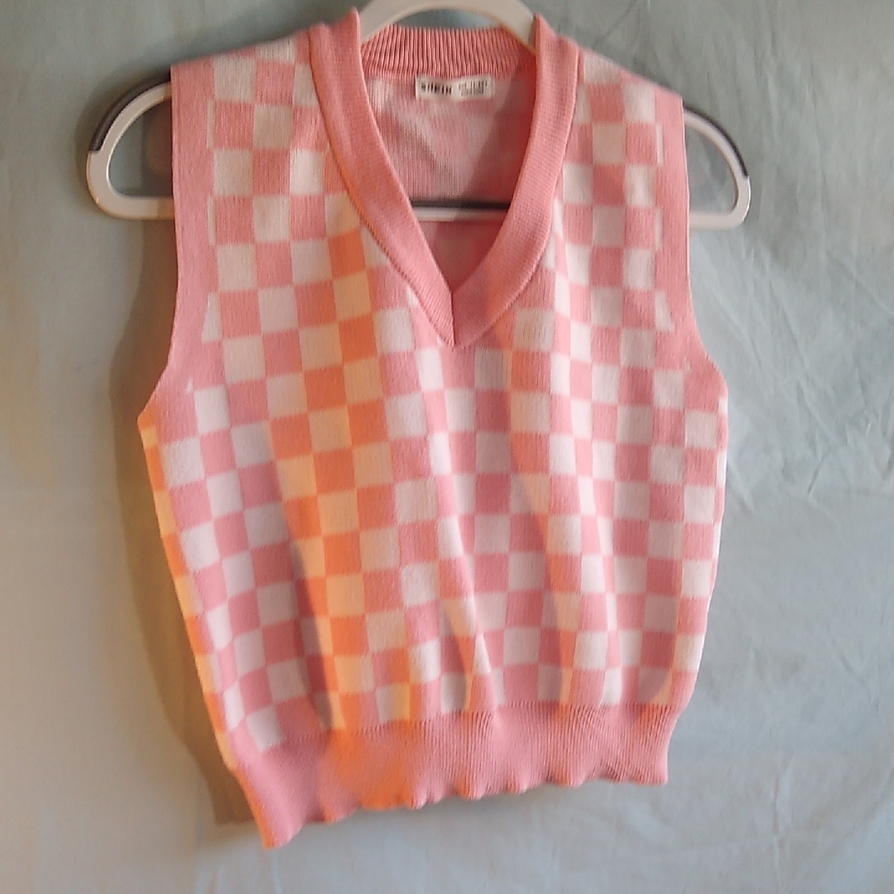 NWOT Pink and White Checkered Knit Top with Scarf